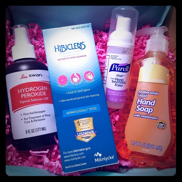 Cleanser Bundle + samples - Picture 1 of 10